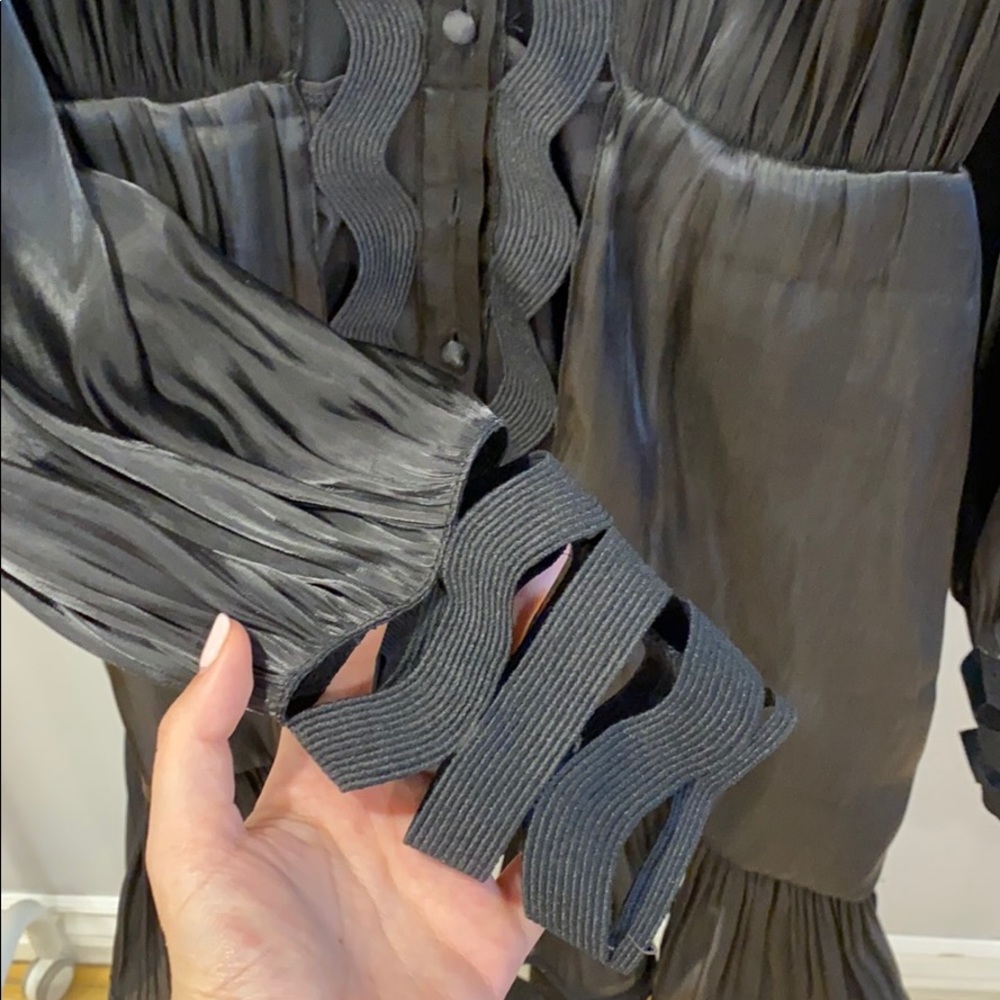Black detailed dress - Picture 4 of 4